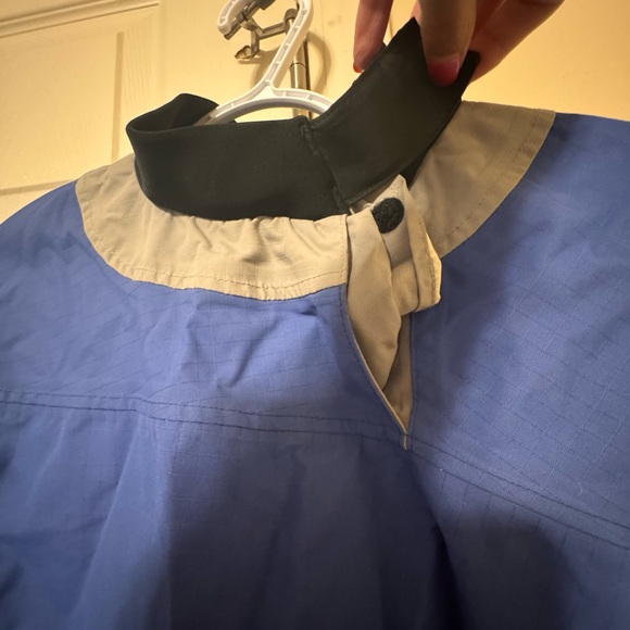 Men's Blue and Gray Jacket - Picture 6 of 10